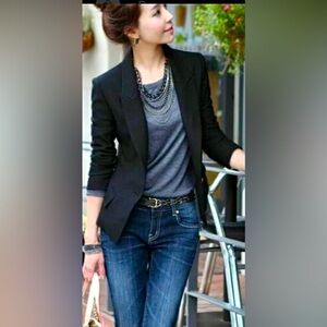 Kenna-T Black Wool 3/4 Cropped Sleeve
Blazer